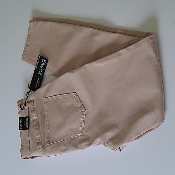 NWT Buffalo Ladie's Cropped Jeans❤️ - Picture 10 of 10